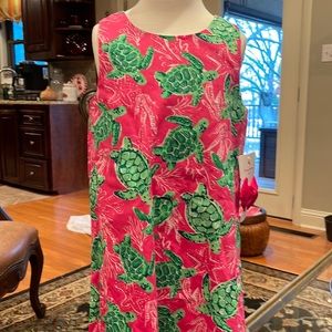 Girls Tommy Bahama new dress; pink with 🐢, fully lined.